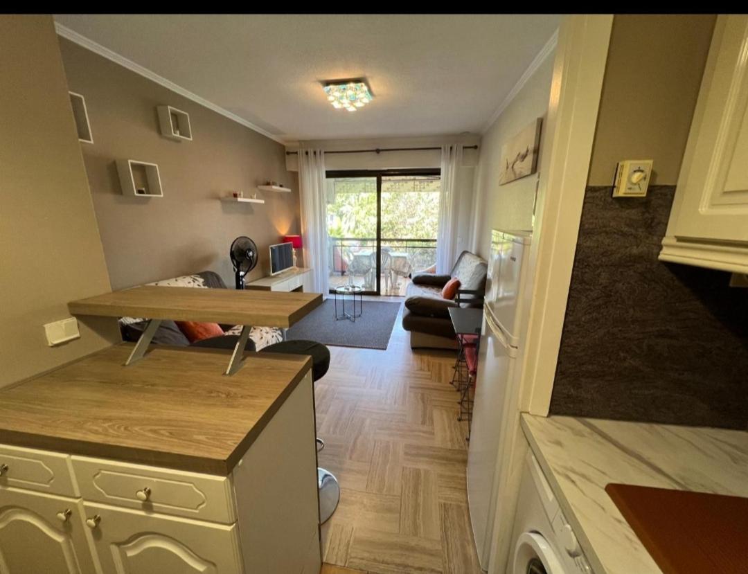 Charmant Studio Villeneuve-Loubet Zewnętrze zdjęcie